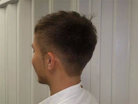 Популярные мужские причёски с треугольником сзади: фото модных вариантов, примеры звёзд